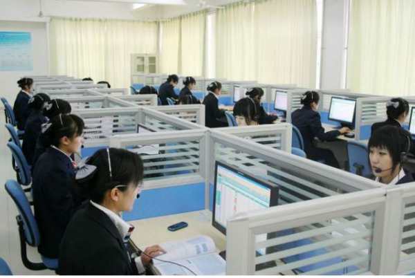 学电子商务专业女生多吗